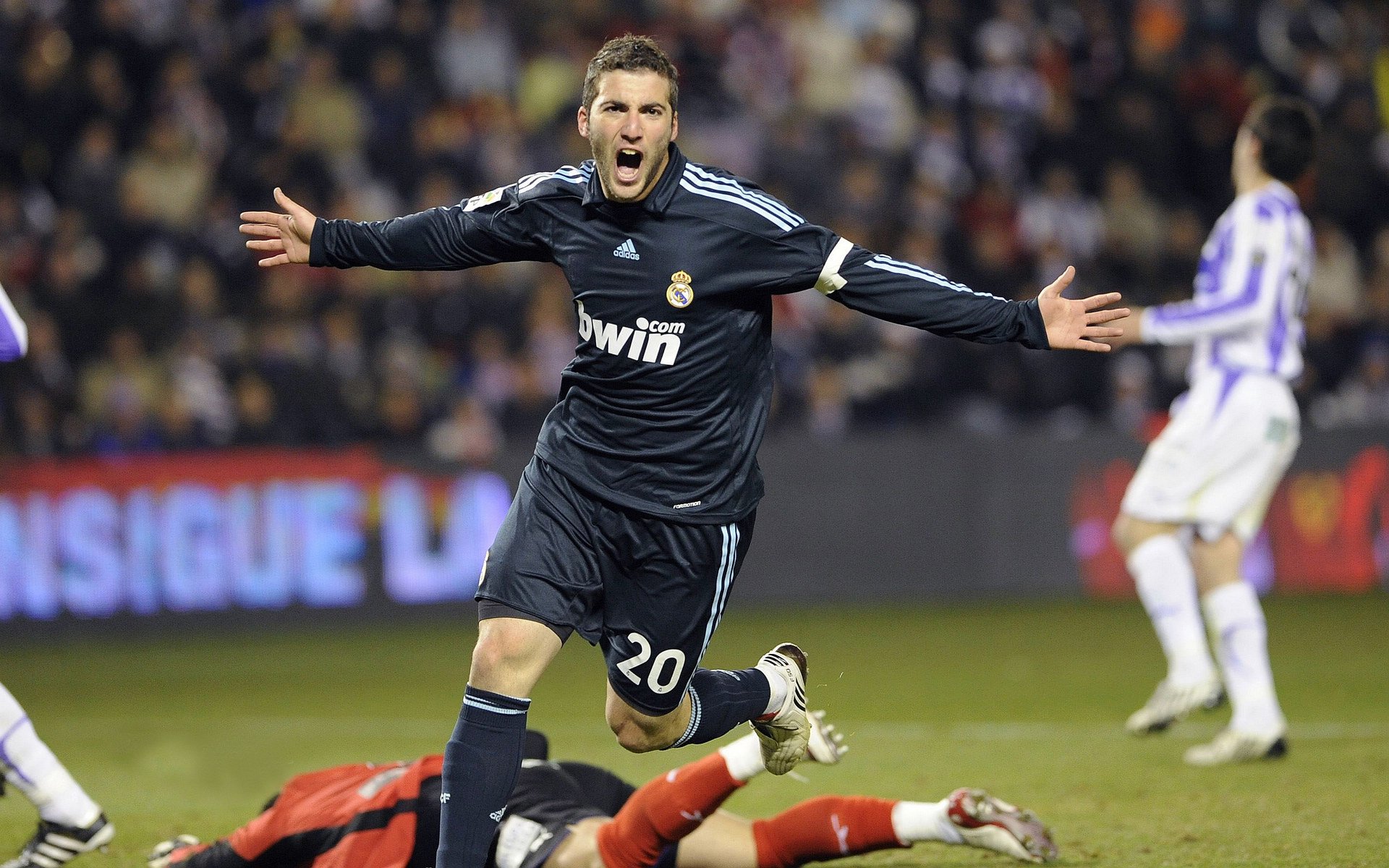 国际足球裁判引入大数据分析，判决更加科学精准，国际足球裁判规则与裁判法