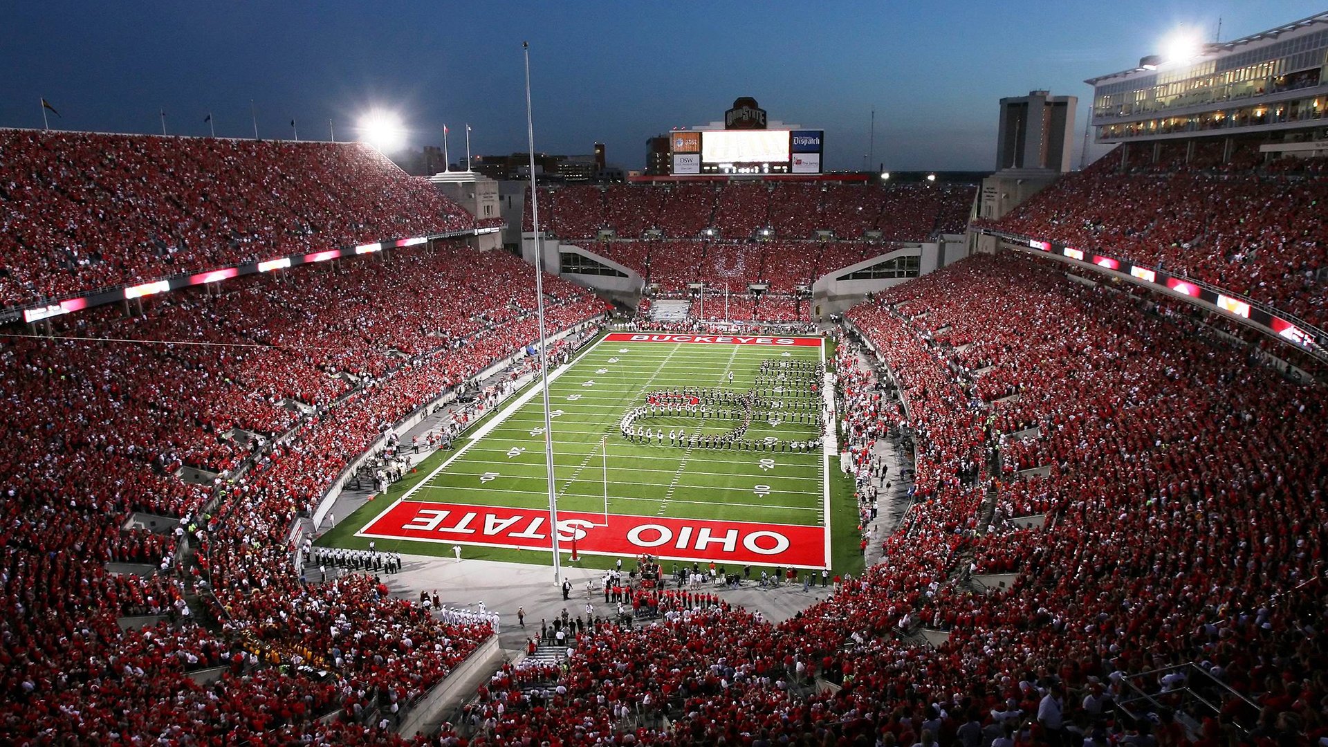 “跑圈铁人”挑战100天百马，惊艳朋友圈，跑100圈视频